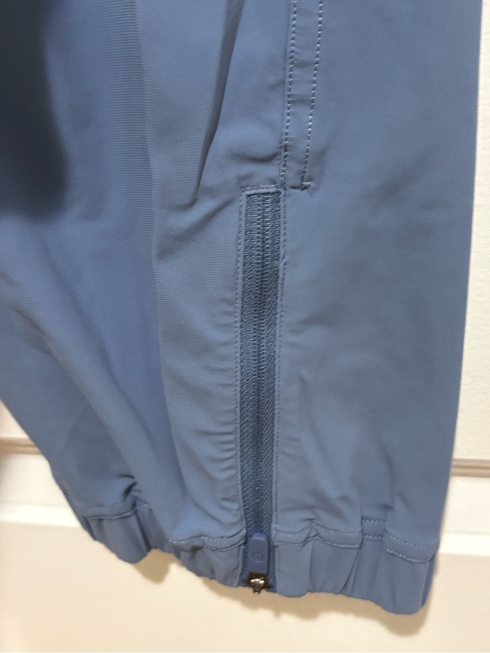 Lululemon Adapted State High-Rise Jogger *Short
Washed Denim - Picture 8 of 10